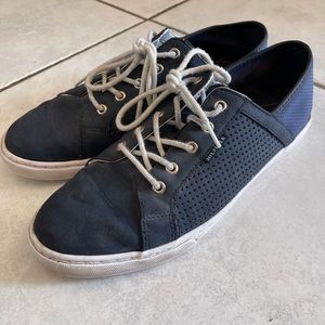 Tommy Hilfiger Navy Perforated Sneaker size 10